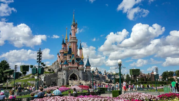 Reportage sur Disneyland Paris et ses coulisses
